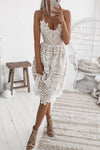 Vestido Médio de Renda e Costas Nua