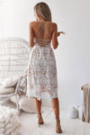 Vestido Médio de Renda e Costas Nua