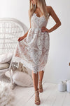Vestido Médio de Renda e Costas Nua